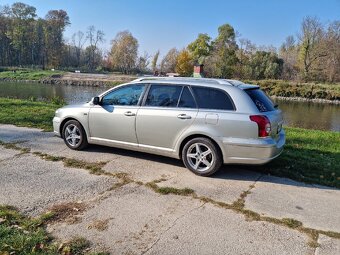 Toyota avensis t25 2.2 d-cat 130kw - 2