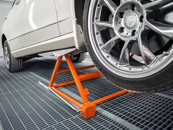 Automobilový zdvihák autolift 3000 - 2