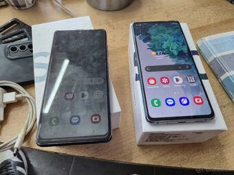 Samsung Galaxy S20 FE - 2