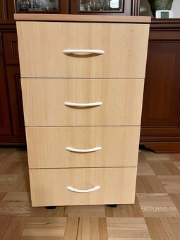 Skrinka so šuflikmi - 2