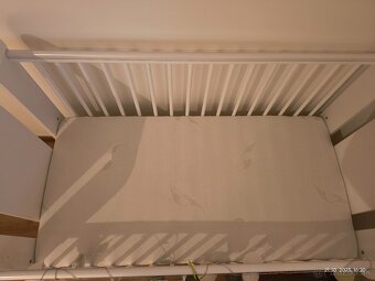 Detská postieľka so sťahovacou bočnicou - 2