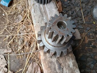 810 d vyvazacka diely napravy John Deere - 2