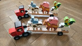 Drevený traktor so zvieratkami na nasadzovanie - 2