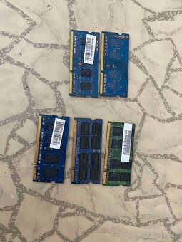 Predám tieto ramki do notebooku ddr2 a ddr3 len 1gb a 1x2 gb - 2
