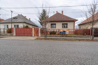 ALL INCLUSIVE | NA PREDAJ 3 IZBOVÝ RODINNÝ DOM S PIVNICOU, J - 2