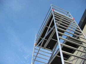 Pojazdné hliníkové lešenie. 135 x 250 / 8,50m DOPRAVA ZDARMA - 2