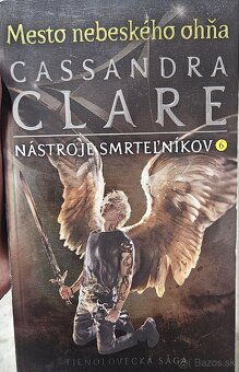 Seria knih od Cassandra Clare - 2