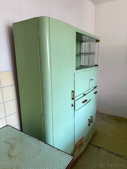 Predám kuchynský kredenc - 2