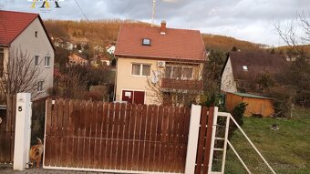 Na predaj trojposchodový dom v Karancsalja na pozemku 1 340 - 2