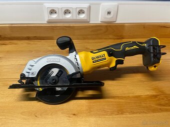 DEWALT - 2