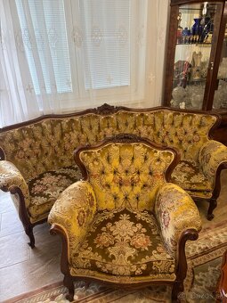 Starožitna sedačka a kreslo , Perzský koberec - 2