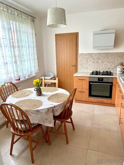 3 izbový byt na predaj v Nových Zámkoch. - 2