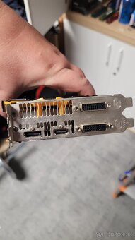 Predam grafiku Sapphire Radeon R9 290X TRI-X OC VERSION 4GB - 2