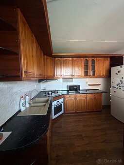 Kuchynská linka drevo - 2