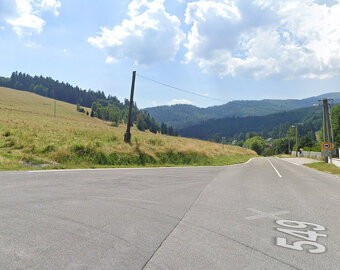 Krásny pozemok pri hlavnej križovatke v Smolníku - 2