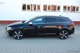 Volvo V60 D3 150PS AT6 R-DESING - 2