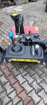 Predám snežnú frézu Toro Power Max 1028 LXE - 2
