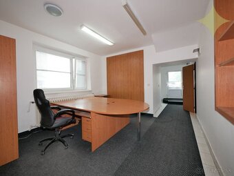 PRENÁJOM Obchodný priestor alebo kancelária centrum mesta Ru - 2