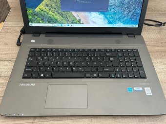 Medion Akoya e7416-17"HD+/Intel 3805u/8gb ram/128gb ssd - 2