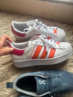 Adidas superstar original 40,5 a on cloud 38 - 2