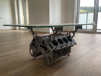 Unikátny konferenčný stolík z bloku BMW S63B44 - 2