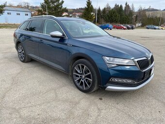Škoda Superb scout - 2