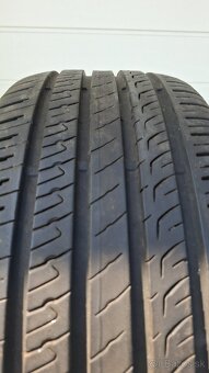 235/45R18 - 2