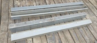 Perforovaný -dierovaný plechový žlab - 2