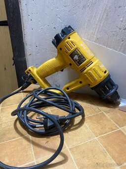 Predám teplovzdušnú pištoľ DeWALT - 2