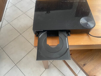 Predám Blu-ray prehrávač Samsung BD - F 5100 - 2