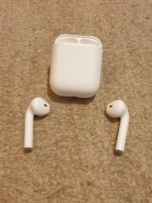 Apple AirPods 1 - 2