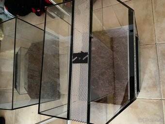 Predám terárium D40 Š50 V40 za 90€ - 2