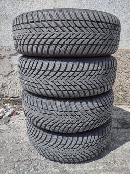 Predám Skoro Nové Zimné pneumatiky Na plech Disk 5x100 R15 - 2