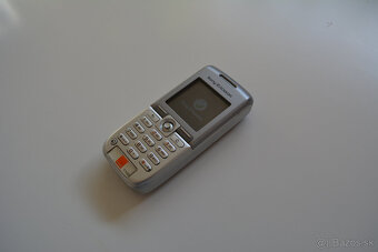 Sony Ericsson K300i s krabičkou IMEI sedí Zberatelský kus - 2