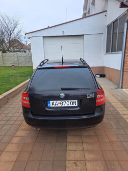 Škoda Octavia Combi 2.0 TDI Elegance - 2