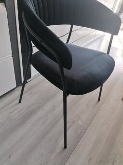 Čierna semišová stolicka - 2
