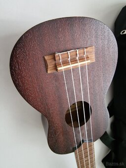 Ukulele Makala - 2