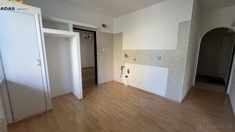 Ponúkame 3-izbový byt na sídlisku Západ. - 2