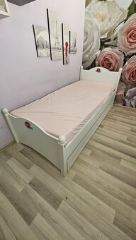 Dievčenská posteľ - 2