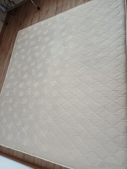 Darujem matrac 190x180x16cm - 2