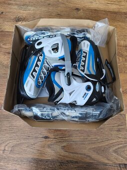 Kolieskove korcule Workers - 2