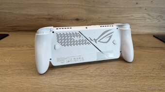 Asus ROG Xbox Ally 2025 - 2