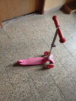 Dievčenska kolobežka - 2