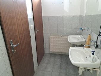 Ponúkam na predaj obchodné/kancelárske priestory v Komárne - 2
