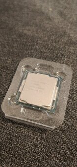 Intel i3 8350K - LGA1151 - 2