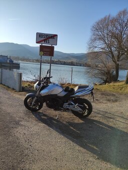 Suzuki GSR 600 - 2