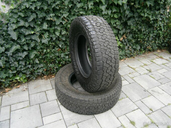 Predám 2x celoročné pneu TOYO TIRES A/T M+S 265/70 R17 115T - 2