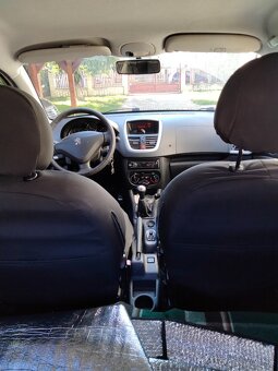 Predám Peugeot 206+  Benzín 1.4  rv.2011 - 2