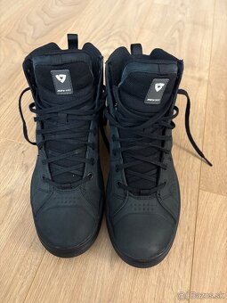 Revit Arrow čierne 42 - 2