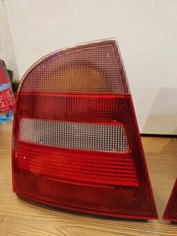 Škoda Octavia 1 zadné svetlá - 2